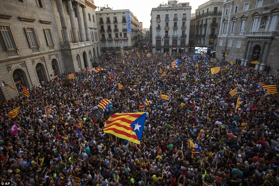 Một triệu người tuần hành ủng hộ Tây Ban Nha thống nhất