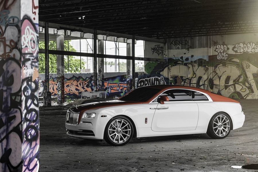 Roll-Royce Wraith độ nhẹ nhàng với thân trên Candy Apple Red và la-zăng Forgiato