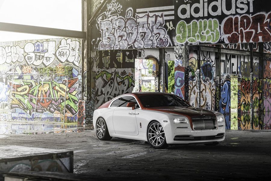 Roll-Royce Wraith độ nhẹ nhàng với thân trên Candy Apple Red và la-zăng Forgiato
