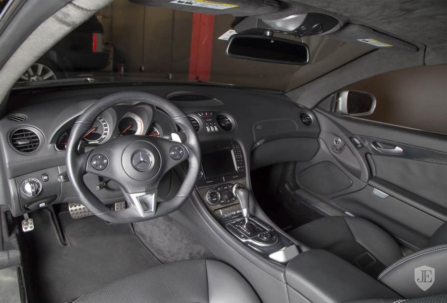 Mercedes-Benz SL65 AMG Black Series đời 2009 được rao bán với giá gần 5 tỷ VNĐ