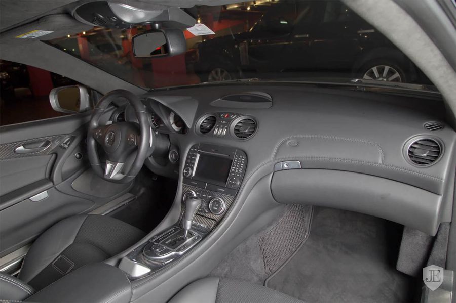 Mercedes-Benz SL65 AMG Black Series đời 2009 được rao bán với giá gần 5 tỷ VNĐ
