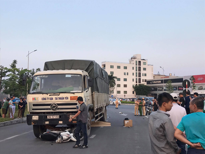 Hà Nội: Bị ô tô tải cuốn vào gầm, người đàn ông tử vong tại chỗ