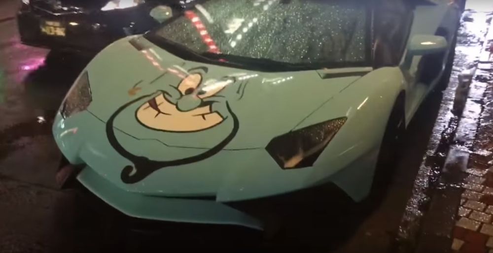 Dàn siêu xe Lamborghini hóa trang Halloween vui nhộn gây xôn xao trên đường phố