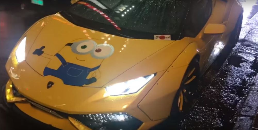 Dàn siêu xe Lamborghini hóa trang Halloween vui nhộn gây xôn xao trên đường phố