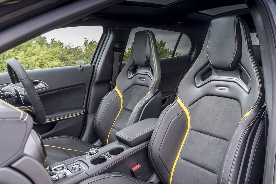 Mercedes-AMG GLA 45 Yellow Night Edition mới trông khá giống với GLA 45 Edition 1