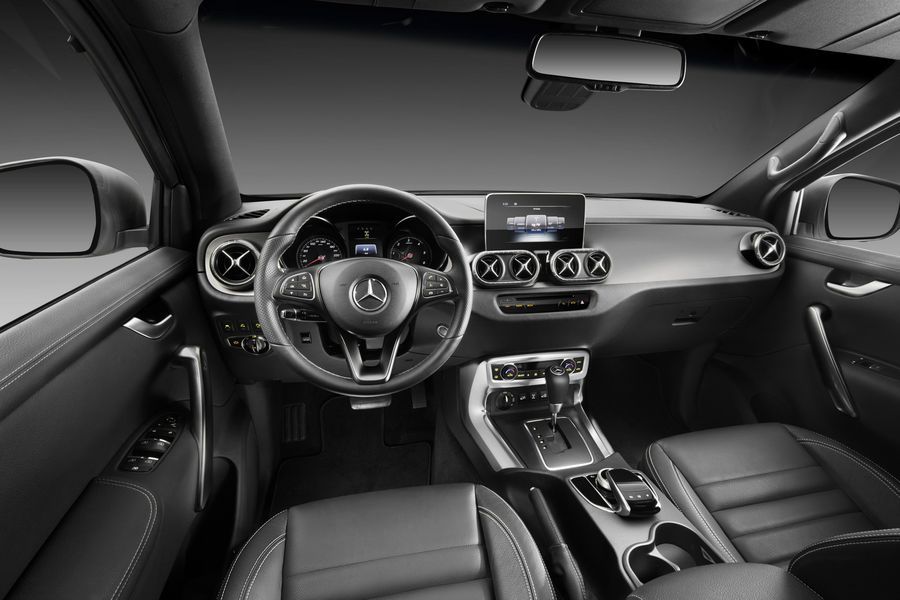 Mercedes X-Class 2018 có giá bán khởi điểm từ 817 triệu VNĐ tại Anh