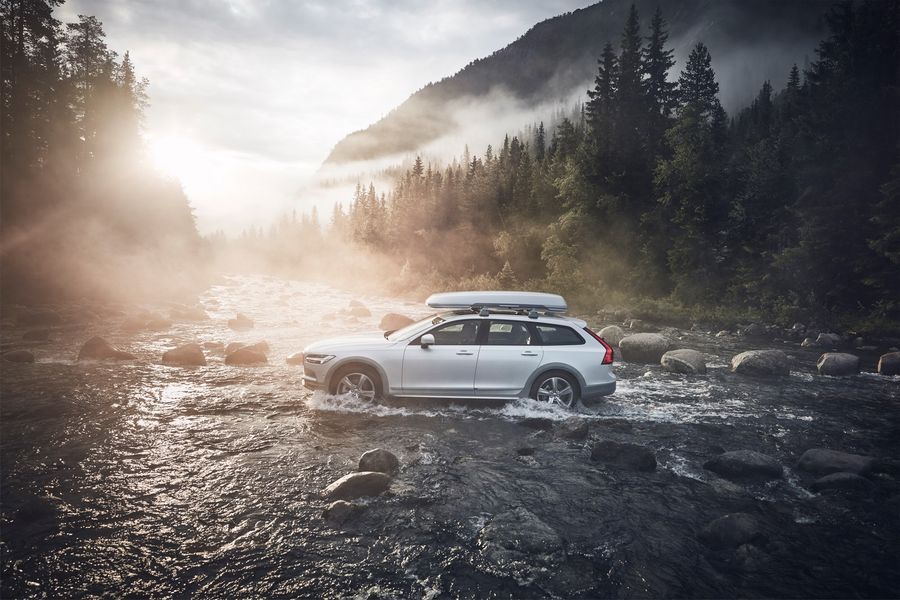 Volvo giới thiệu phiên bản bảo vệ môi trường V90 Cross Country Ocean Race