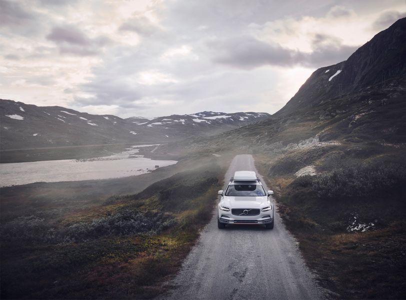 Volvo giới thiệu phiên bản bảo vệ môi trường V90 Cross Country Ocean Race
