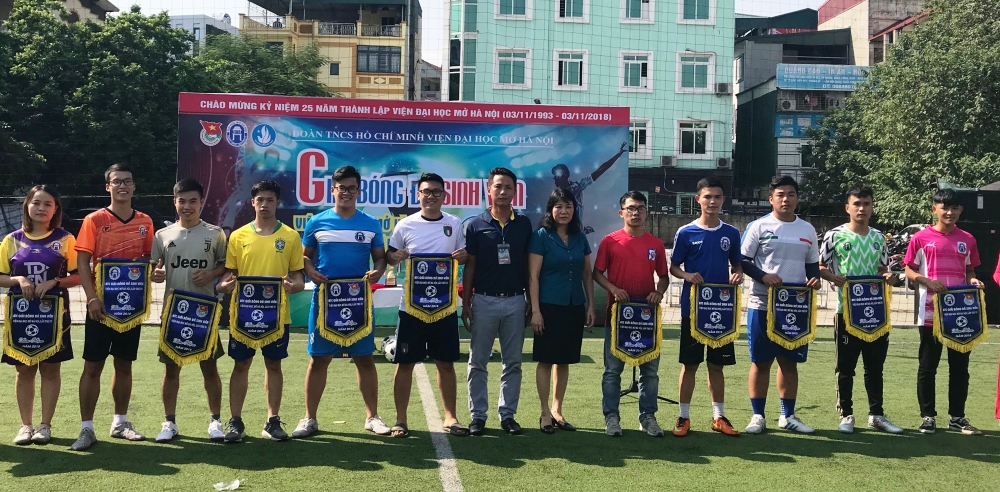 Gần 400 cầu thủ tham gia Giải bóng đá sinh viên Viện Đại học Mở Hà Nội
