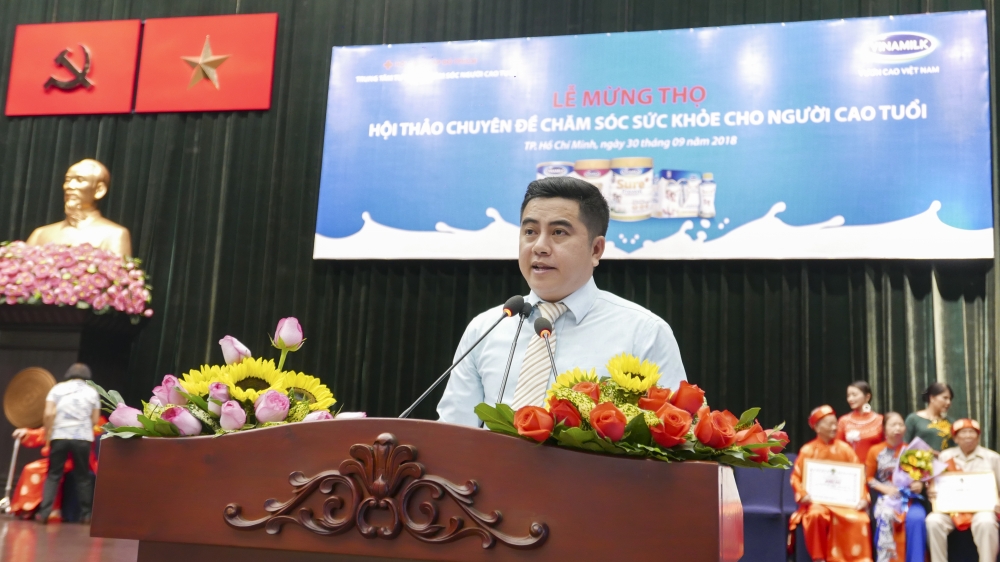 Ông Nguyễn Văn Quang - Giám đốc kinh doanh miền TP HCM phát biểu tại buổi lễ