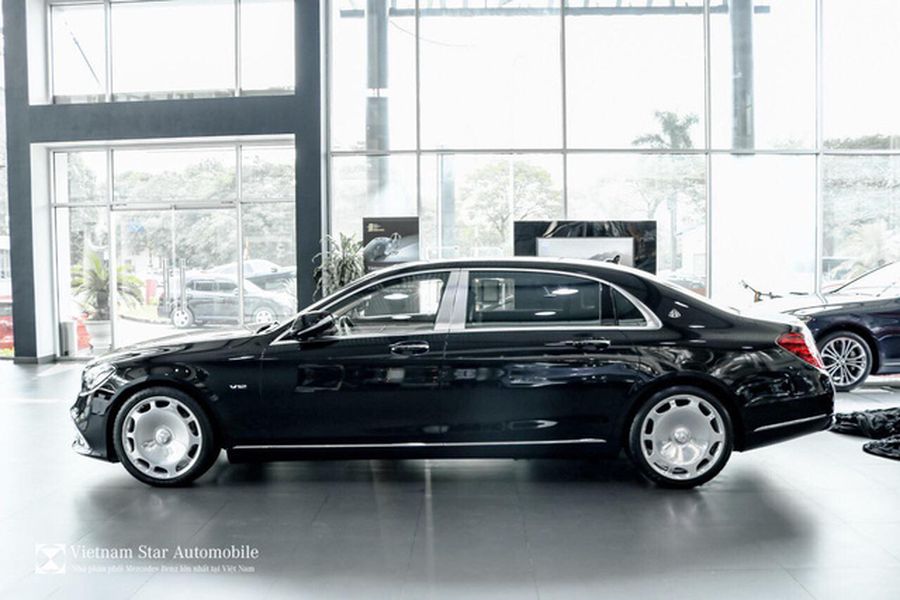 Mercedes-Maybach S650 đời 2018 đầu tiên đã ra biển Hà Nội sau nửa tháng về nước