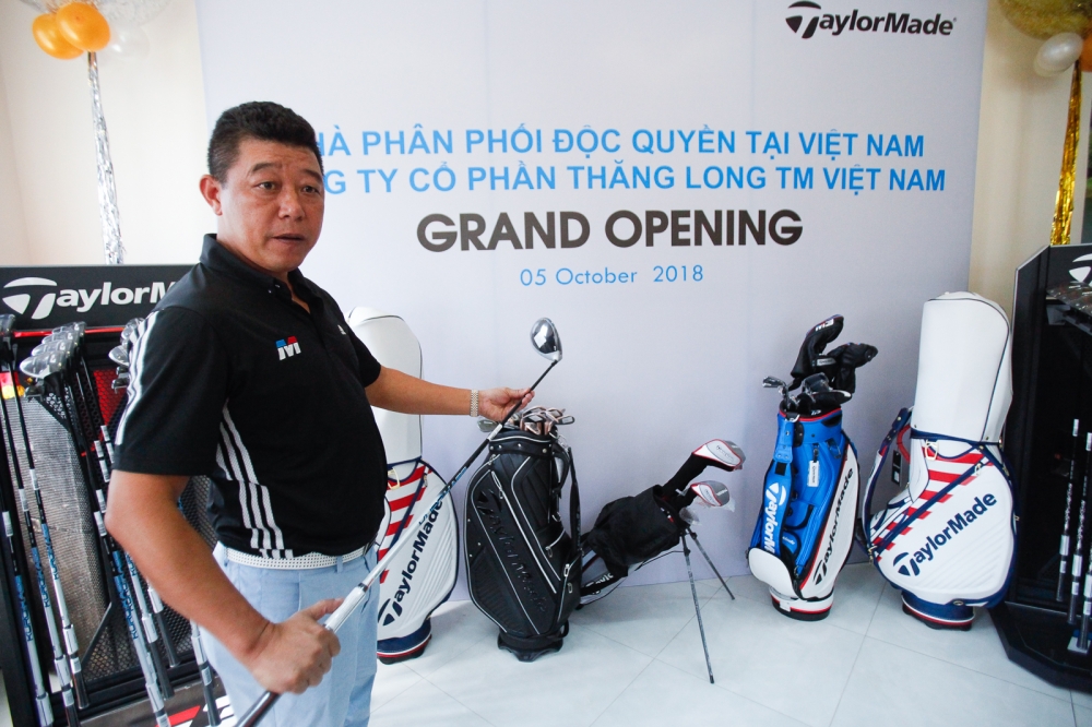 Ông Chu Tất Thắng – Giảng viên dạy golf tại CLB Hà Nội đánh giá cao chất lượng gậy golf TaylorMade