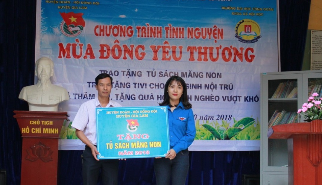 Tuổi trẻ huyện Gia Lâm mang yêu thương đến Nậm Cang