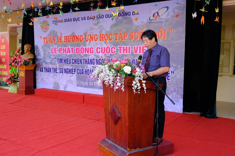Ông Tạ Ngọc Thắng- Trưởng phòng GD-ĐT quận Đống Đa phát biểu tại chương trình