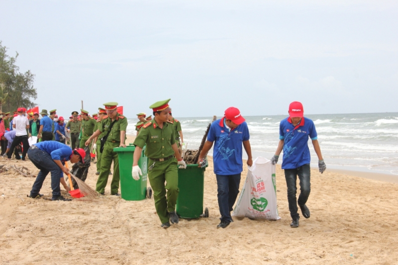 99.364 đoàn viên, thanh niên tham gia làm sạch biển