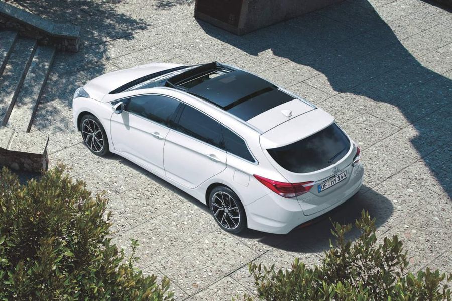 Xe gia đình Hyundai i40 2019 gây ấn tượng với mức tiêu thụ nhiên liệu 4,3 lít / 100km