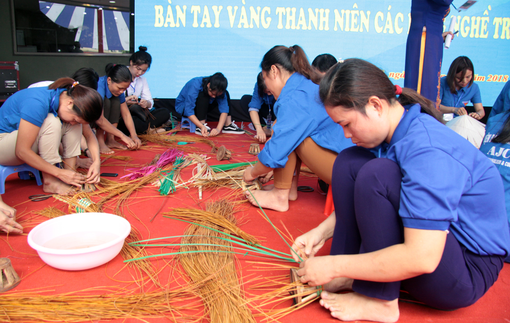 Trình diễn nghề giang đan truyền thống