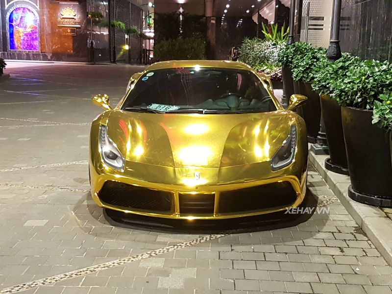 Ferrari 488 GTB của đại gia Tiền Giang đổi biển và khoác dàn áo