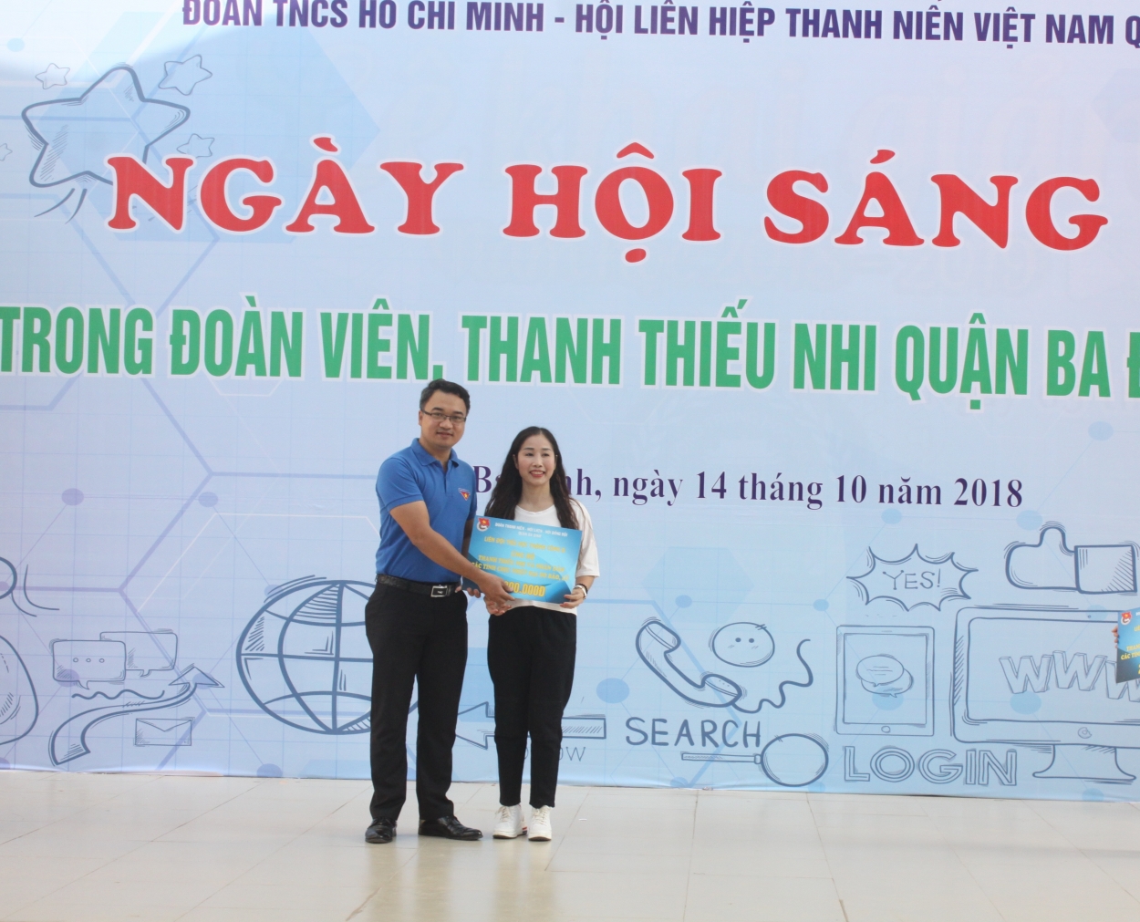 Tuổi trẻ quận Ba Đình quyên góp ủng hộ đồng bào gặp khó khăn do thiên tai
