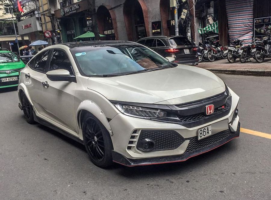 Honda Civic độ body kit Type R siêu hầm hố và cá tính tại Bình Thuận