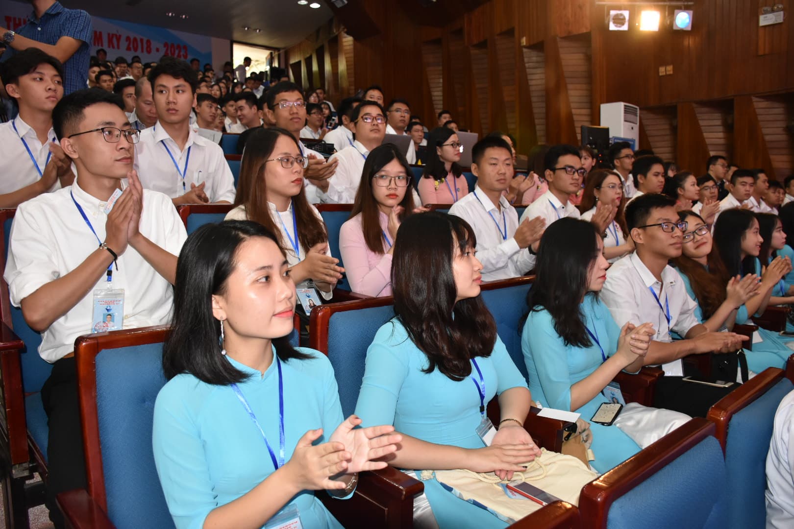 Báo cáo chính trị của BCH Hội Sinh viên thành phố Hà Nội trình Đại hội Sinh viên thành phố lần thứ VII