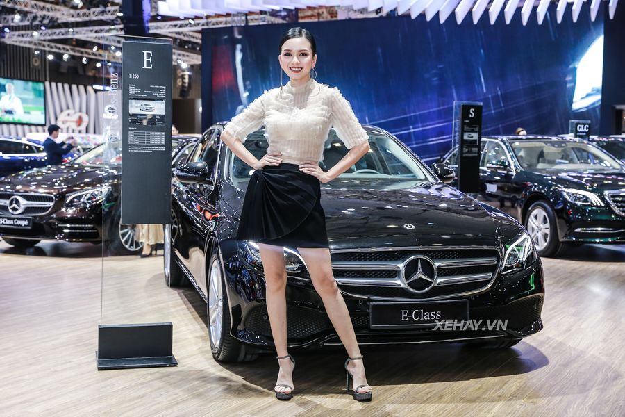 Dàn xế khủng và dàn mẫu cực chất của Mercedes-Benz Việt Nam tại VMS 2018