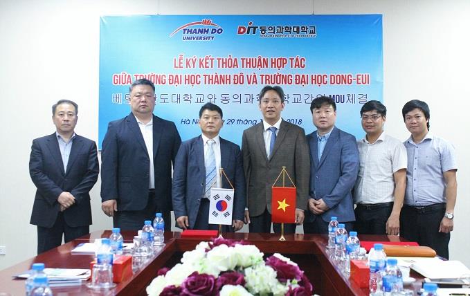 Trường Đại học Thành Đô và Đại học Dong – EUI ký kết hợp tác