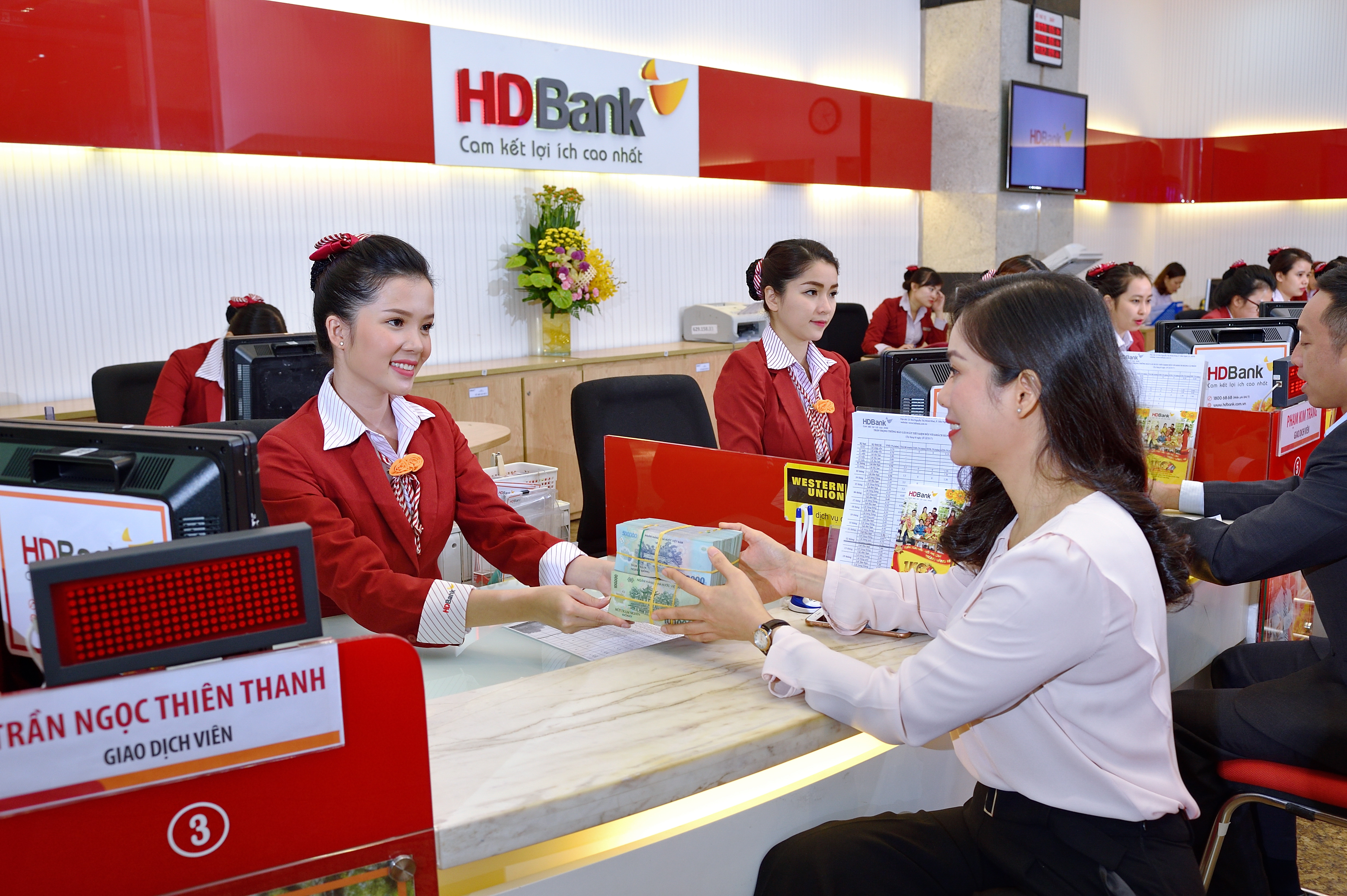 Moody's nâng bậc xếp hạng tín nhiệm của HDBank lên B1