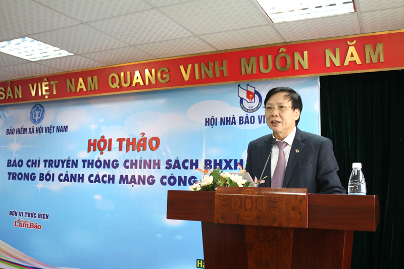 Nhà báo Hồ Quang Lợi, Phó Chủ tịch Thường trực Hội Nhà Báo Việt Nam phát biểu tại Hội thảo