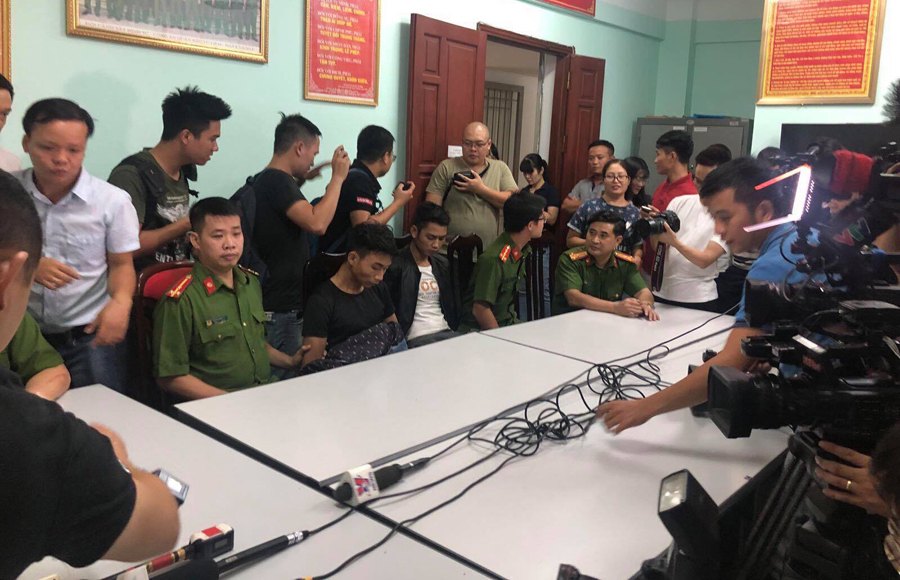 Đêm muộn 30/9, lực lượng chức năng đã di lý 2 nghi phạm từ Yên Bái về trụ sở Công an quận Bắc Từ Liêm, Hà Nội
