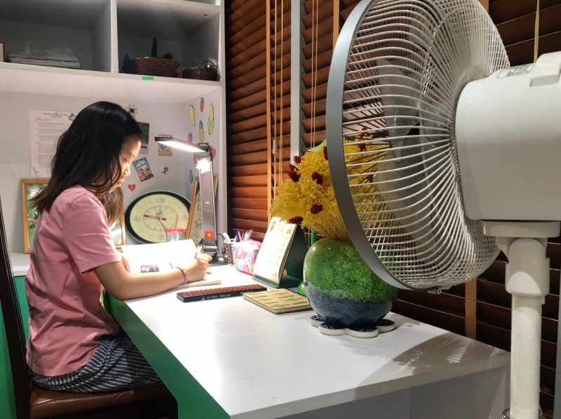 Cô học trò Trương Minh Anh mang đến giải pháp tận dụng nguồn năng lượng mặt trời để thay thế nguồn tài nguyên hữu hạn