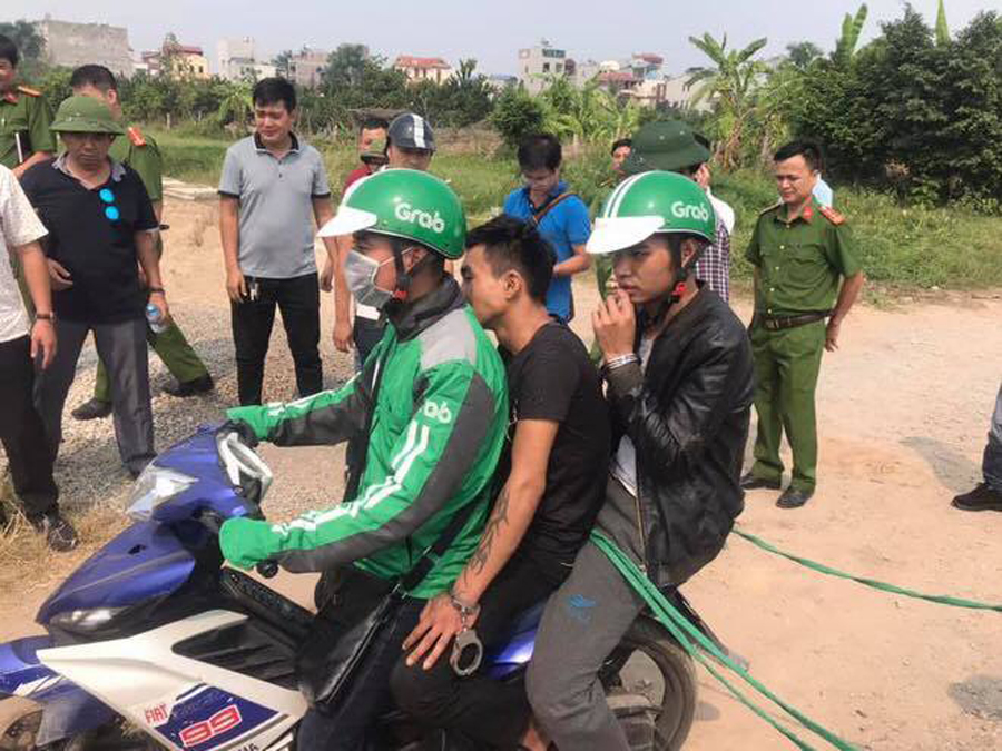 2 nghi phạm thực nghiệm hiện trường vụ sát hại nam sinh viên chạy xe Grab, cướp tài sản