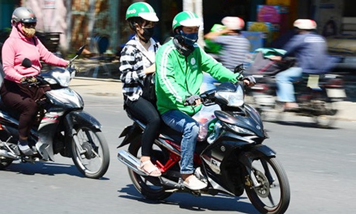 Chuyện nghề của những xe ôm công nghệ