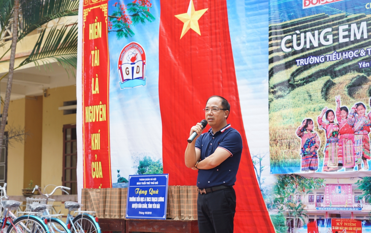 Tổng Biên tập báo Tuổi trẻ Thủ đô Nguyễn Mạnh Hưng phát biểu tại chương trình