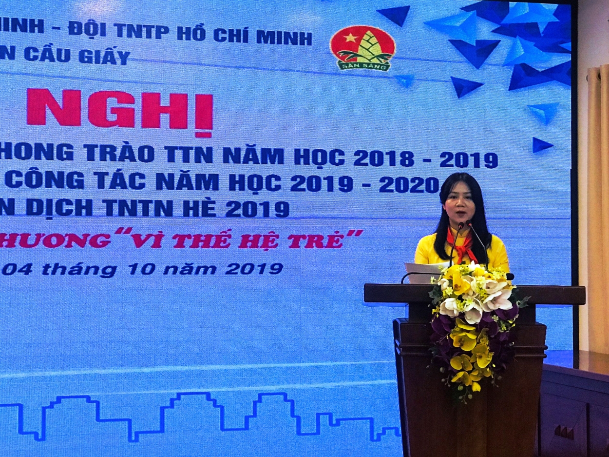 Đồng chí Lê Thị Thu Trang, UVBTV Thành đoàn, Bí thư Quận đoàn, Chủ tịch Hội LHTN quận, Chủ tịch Hội đồng Đội quận Cầu Giấy phát biểu tại chương trình