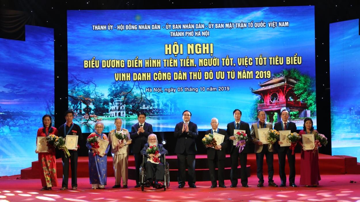 Khơi dậy, nhân lên tính tích cực trong mỗi con người