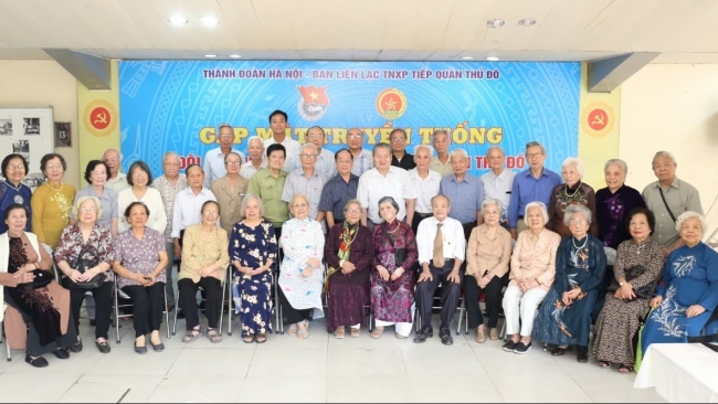 Thành đoàn Hà Nội gặp gỡ Đội Thanh niên xung phong tiếp quản Thủ đô