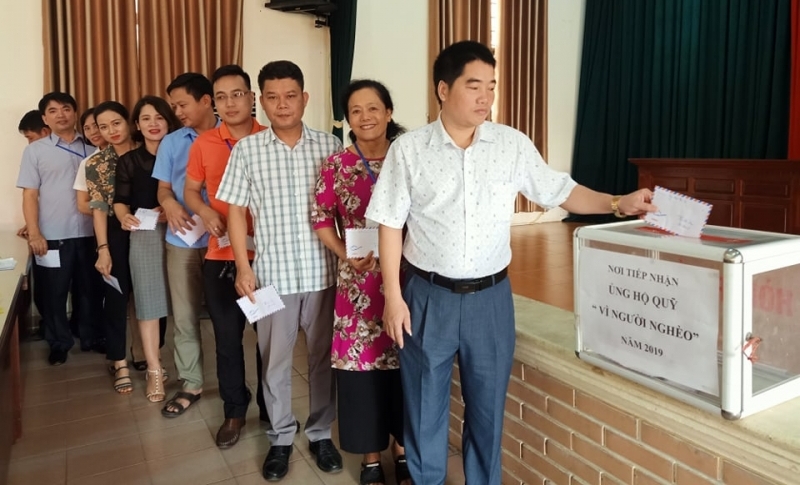 Các tập thể cá nhân cùng chung tay  vì người nghèo