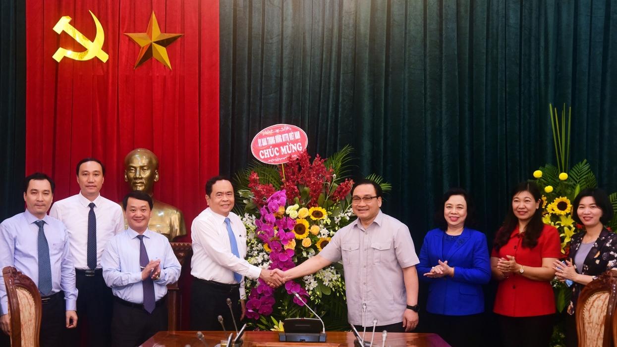 Chủ tịch Ủy ban Trung ương MTTQ Việt Nam chúc mừng 65 năm Ngày giải phóng Thủ đô