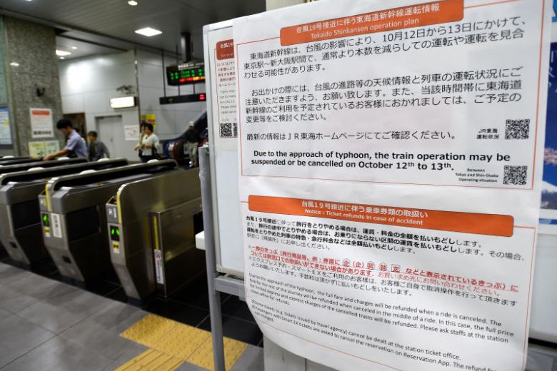 Cảnh báo về siêu bão Hagibis có thể làm gián đoạn các chuyến tàu tại Nhật Bản vào cuối tuần này. Ảnh: Straitstimes