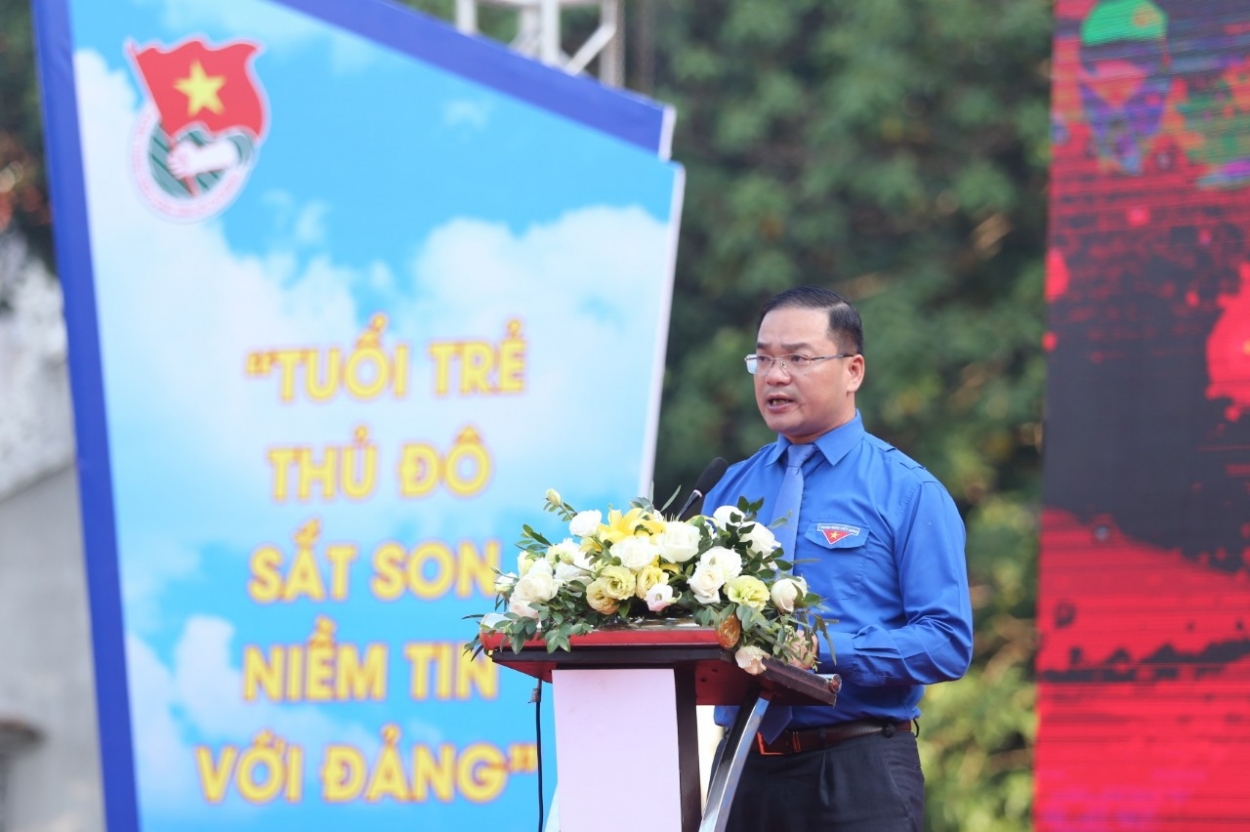 Đồng chí Nguyễn Ngọc Việt, UVBTV Trung ương Đoàn, Bí thư Thành đoàn, Chủ tịch Hội LHTN Việt Nam Thành phố Hà Nội phát biểu tại Ngày hội