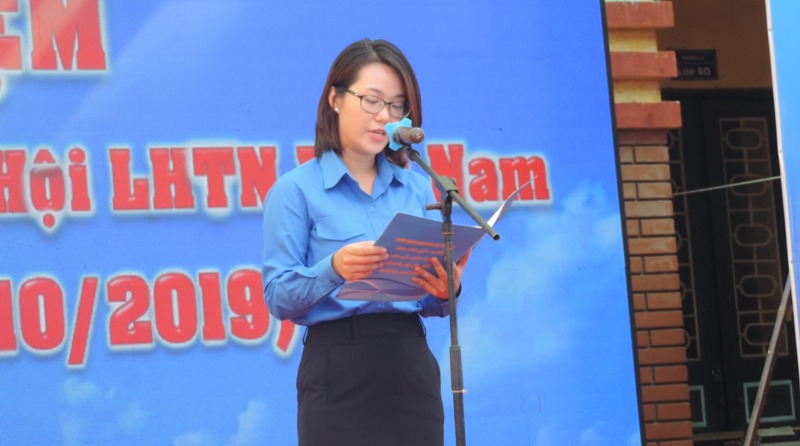 Chị Phạm Phương Phương, Bí thư Quận đoàn, Chủ tịch Hội LHTN Việt Nam quận Hai Bà Trưng phát biểu tại chương trình