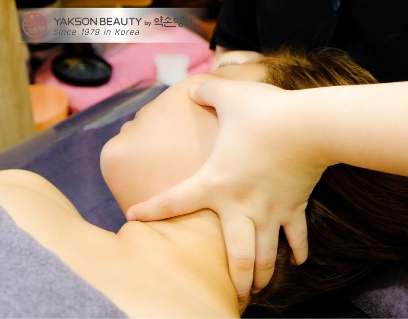 Liệu pháp Golki chỉ sử dụng đôi bàn tay để nắn chỉnh xương, làm thay đổi cấu trúc xương