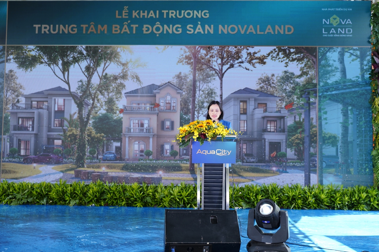 Bà Dương Thị Thu Thủy - Giám đốc Khối Thương mại, Tập đoàn Novaland phát biểu tại buổi lễ