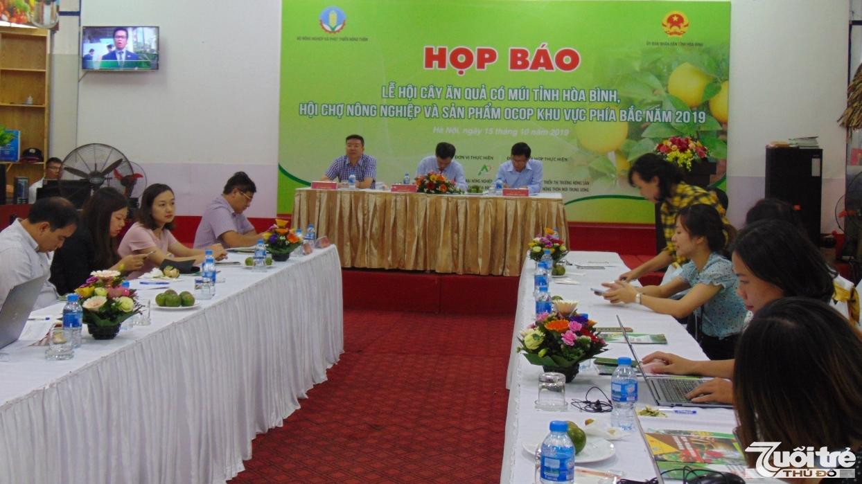Họp báo thông tin về Lễ hội cây ăn quả có múi tỉnh Hòa Bình và Hội chợ nông sản và sản phẩm OCOP khu vực phía Bắc năm 2019