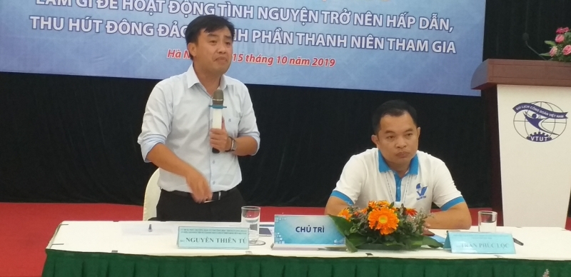 Anh Nguyễn Thiên Tú, Phó trưởng ban Thanh niên trường học Trung ương Đoàn, Giám đốc Trung tâm Hỗ trợ và Phát triển sinh viên Việt Nam phát biểu tại trung tâm thảo luận số 3 về hoạt động tình nguyện