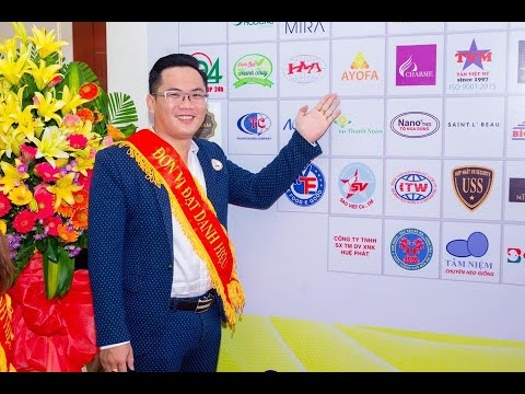 Ông Nguyễn Anh Tài khẳng định sản phẩm được đăng ký là mỹ phẩm (Ảnh: Youtube Nguyễn Anh Tài).