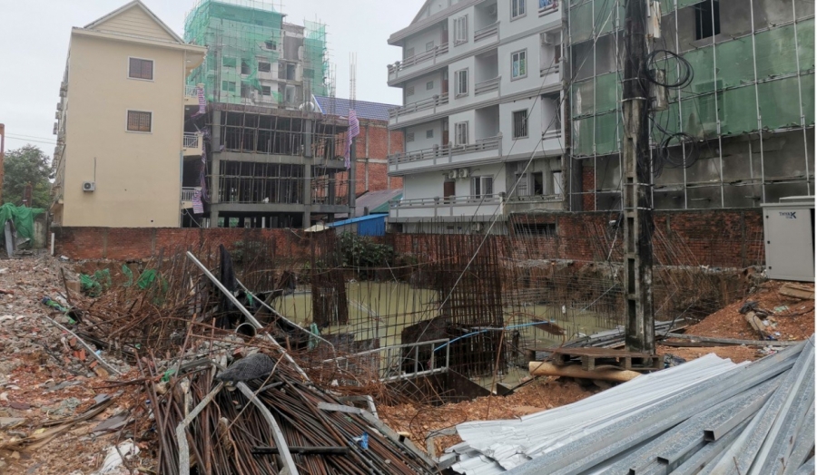 Hiện trường vụ sập toà nhà đang xây dựng hồi tháng 6 vừa qua. Ảnh: SCMP