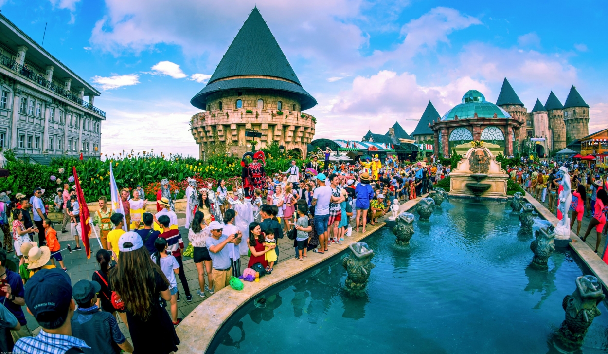 Các lễ hội liên tục được tổ chức tại Sun World Ba Na Hills