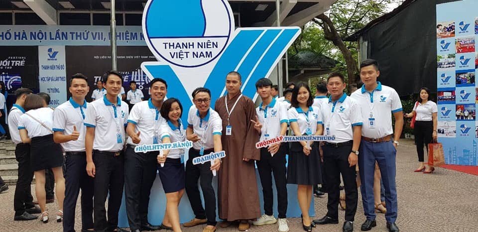 Đại đức Thích Chánh Thuần và các bạn trẻ tại Đại hội Hội LHTN Việt Nam thành phố Hà Nội lần thứ VII